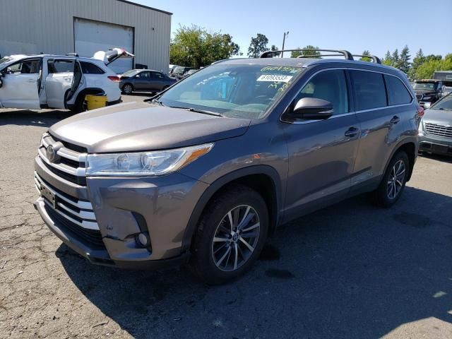 2019 Toyota Highlander SE