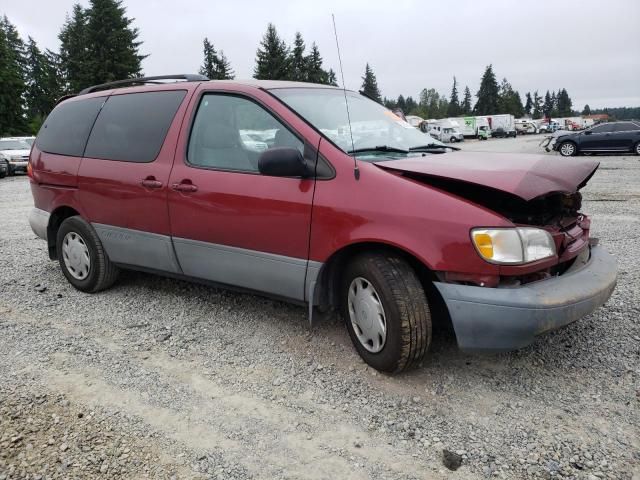 2000 Toyota Sienna LE