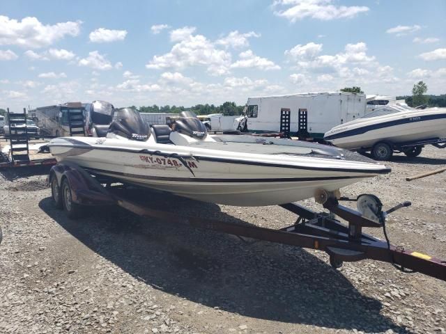 2004 Triton Boat