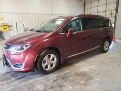 Vehiculos salvage en venta de Copart Alorton, IL: 2017 Chrysler Pacifica Touring L Plus