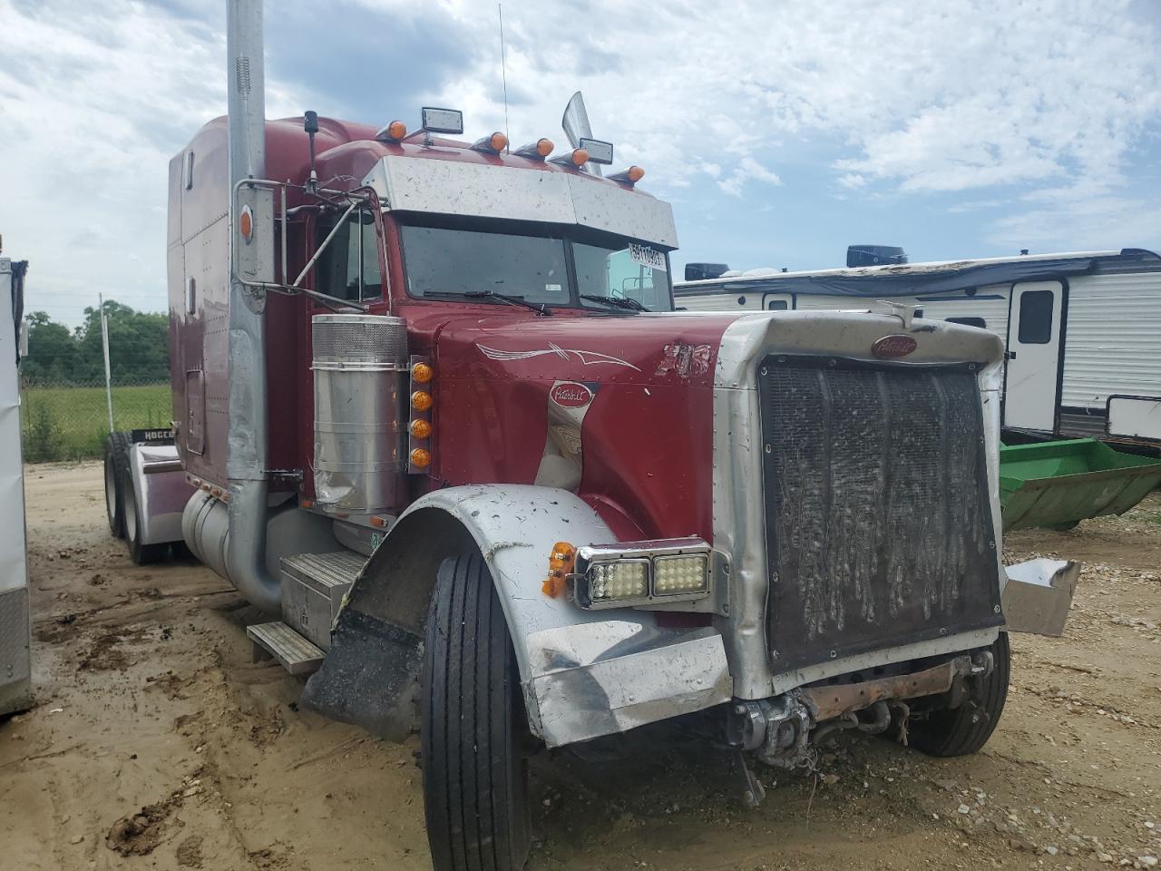 2000 Peterbilt 379