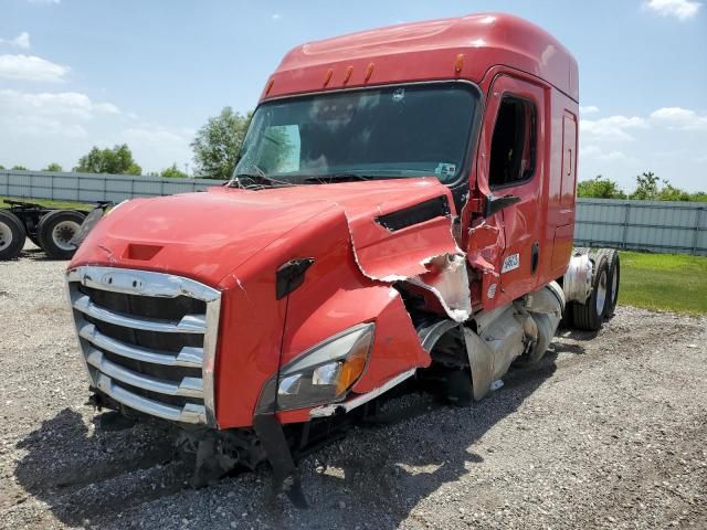 2020 Freightliner Cascadia 126