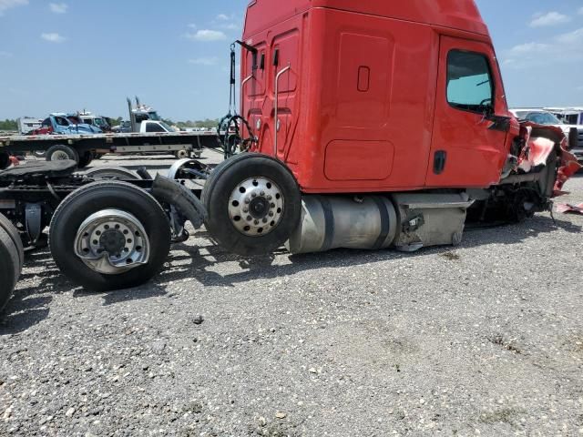 2020 Freightliner Cascadia 126