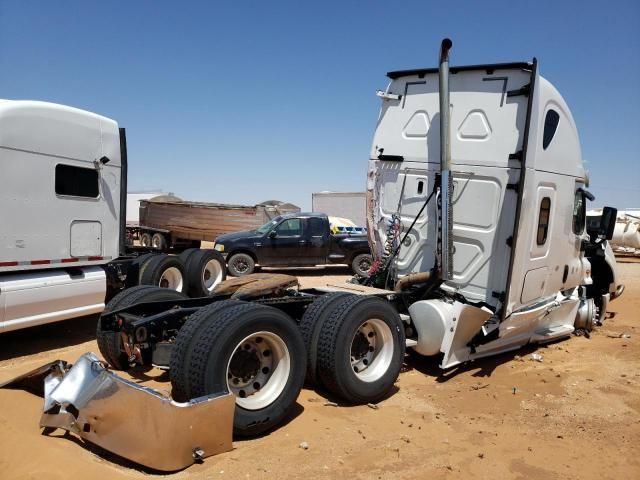 2018 Freightliner Cascadia 125