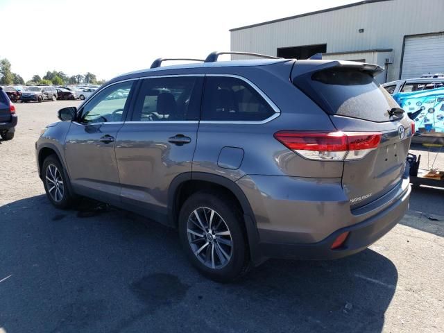 2019 Toyota Highlander SE