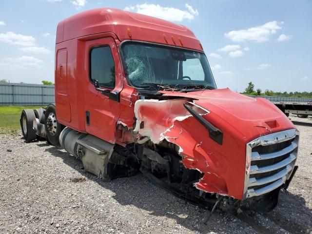 2020 Freightliner Cascadia 126