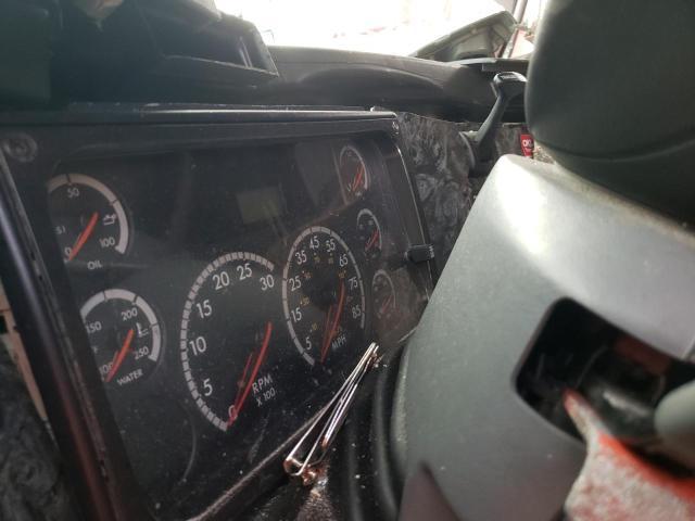 2003 Freightliner Conventional Columbia
