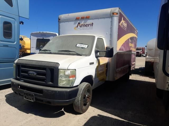 2008 Ford Econoline E350 Super Duty Cutaway Van