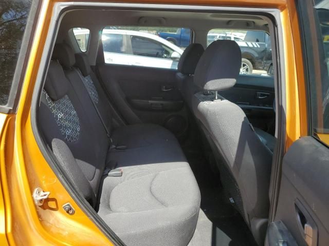 2010 KIA Soul +