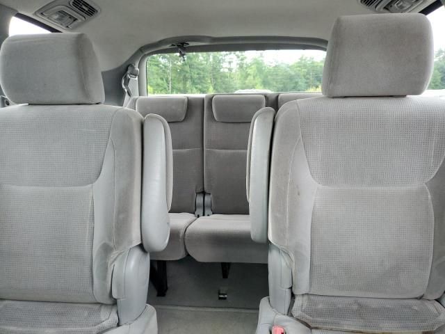 2004 Toyota Sienna CE