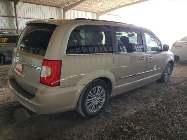 2014 Chrysler Town & Country Touring L