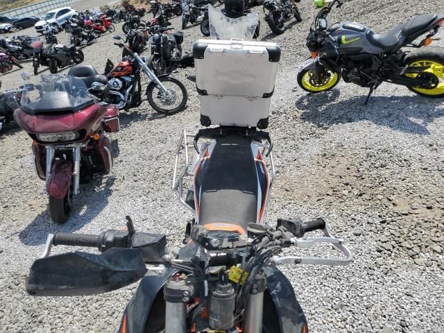 2022 KTM 890 Adventure R