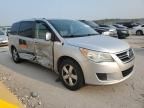 2010 Volkswagen Routan SE