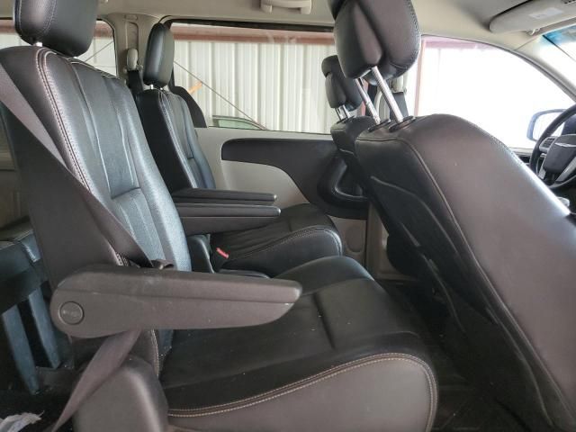 2012 Chrysler Town & Country Touring