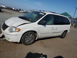 Chrysler Vehiculos salvage en venta: 2005 Chrysler Town & Country Limited