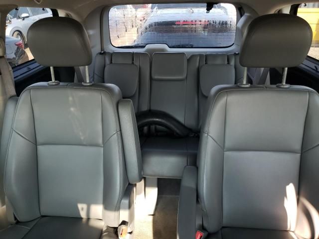 2012 Volkswagen Routan SE