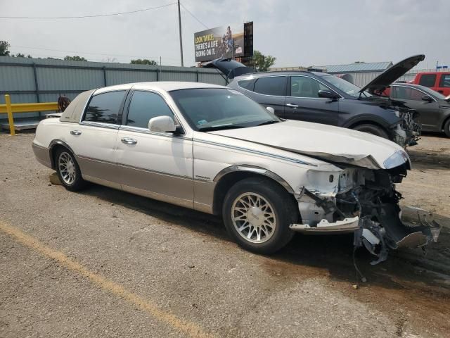 2001 Lincoln Town Car Signature