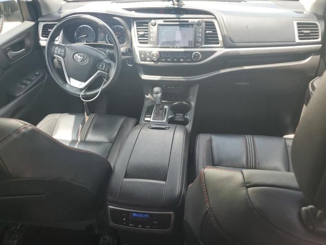 2019 Toyota Highlander SE