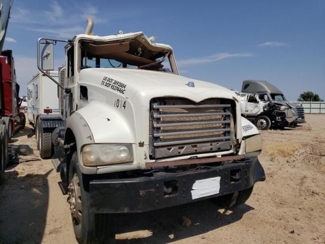 2012 Mack 700 GU700