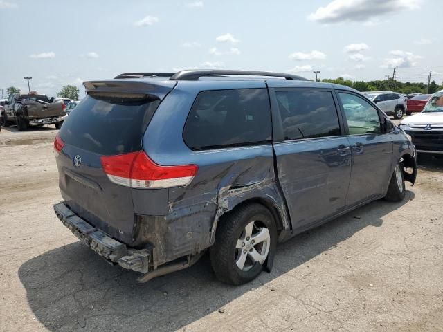 2014 Toyota Sienna LE