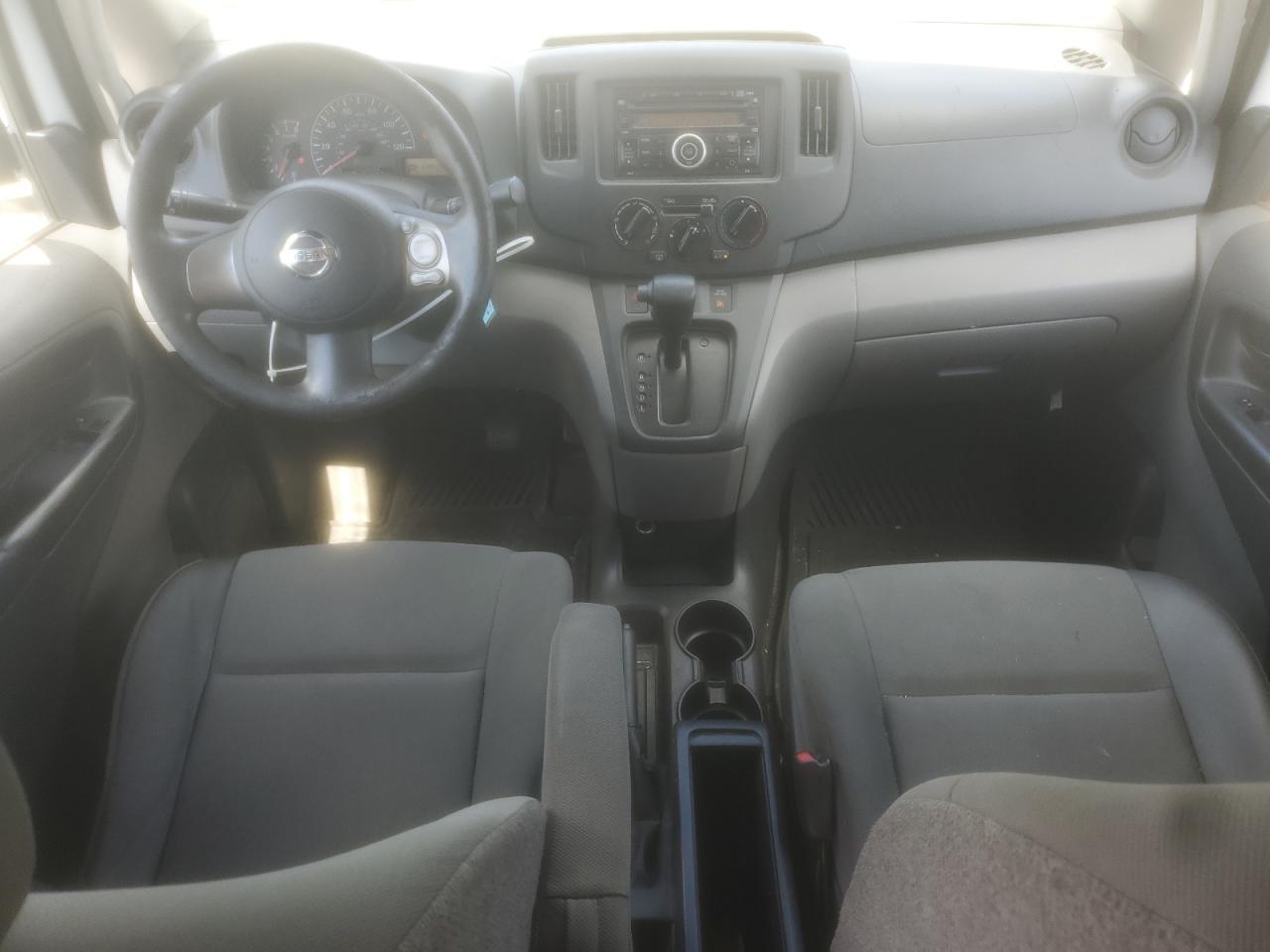2017 Niss NV200