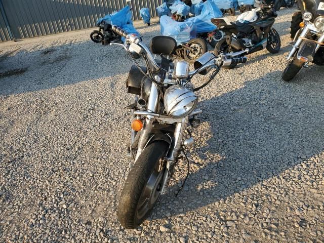 2004 Honda VT1100 C2