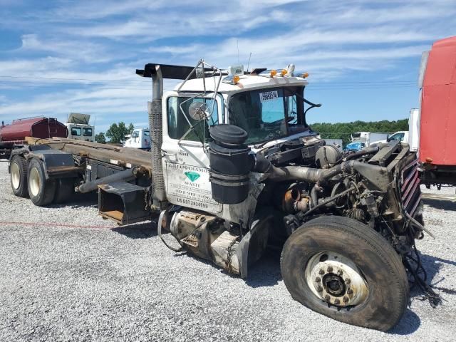 2003 Mack 600 RD600