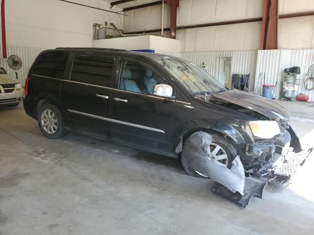 2013 Chrysler Town & Country Touring L