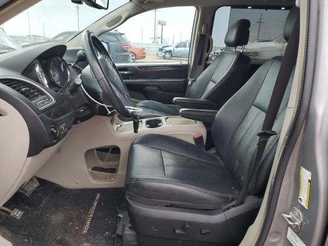 2014 Chrysler Town & Country Touring L