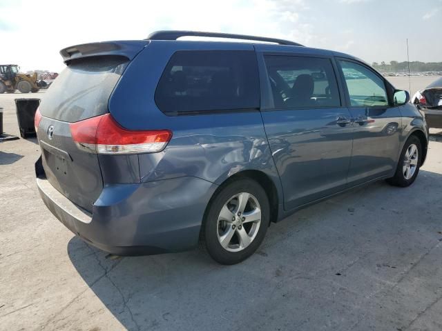 2014 Toyota Sienna LE