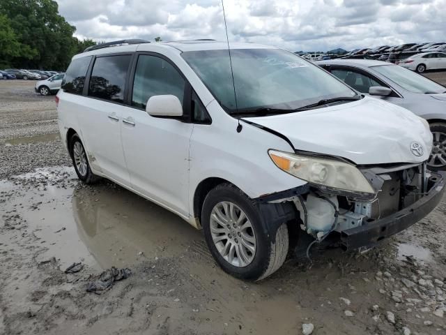 2013 Toyota Sienna XLE