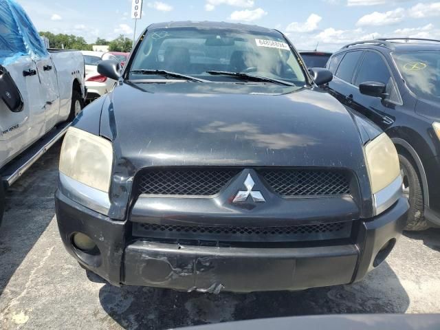 2008 Mitsubishi Raider LS