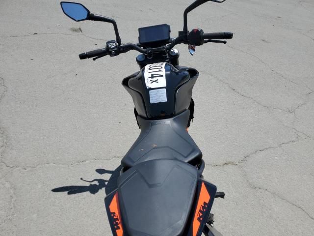 2023 KTM 390 Duke