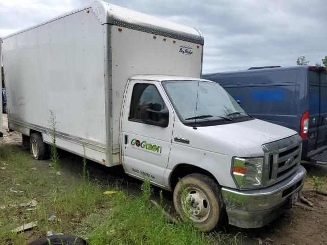 2021 Ford Econoline E450 Super Duty Cutaway Van