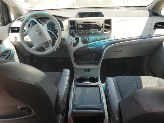 2011 Toyota Sienna Sport