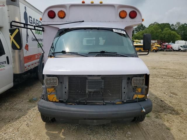 2002 GMC Savana Cutaway G3500