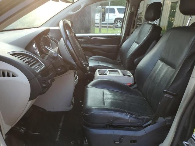 2012 Chrysler Town & Country Touring L