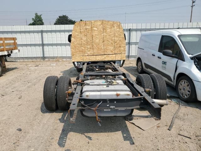 2022 Ford Econoline E450 Super Duty Cutaway Van