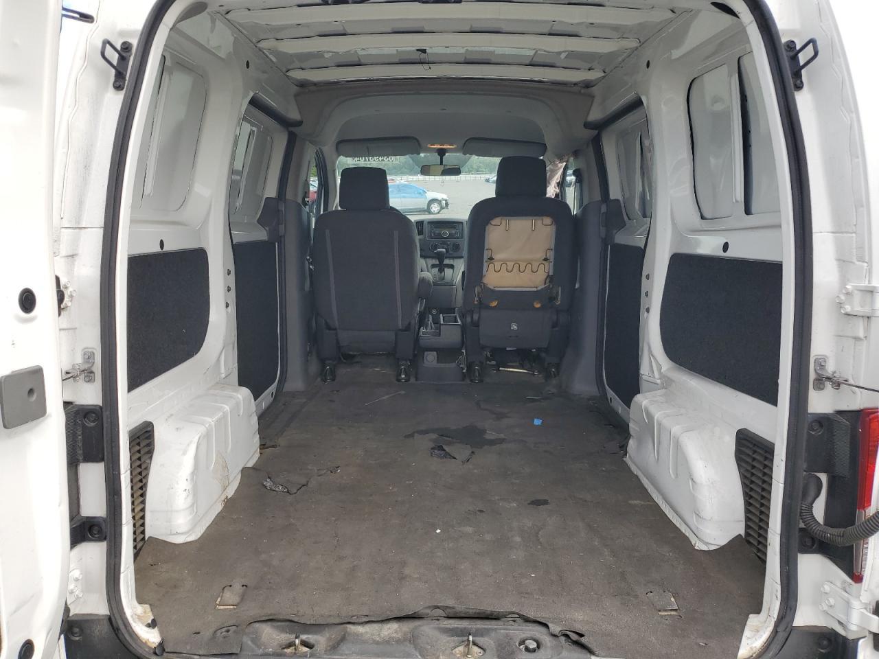 2017 Niss NV200