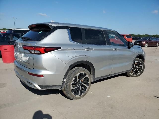 2022 Mitsubishi Outlander SE