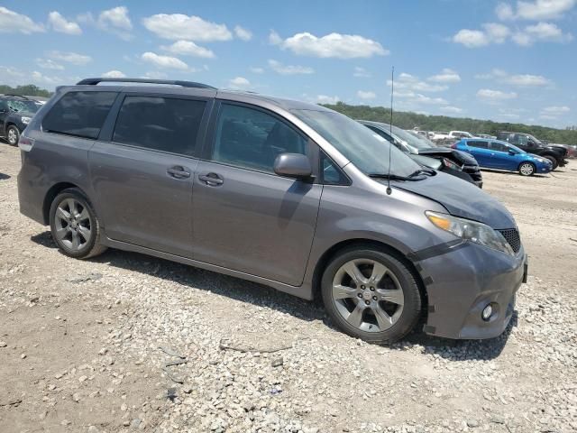 2011 Toyota Sienna Sport