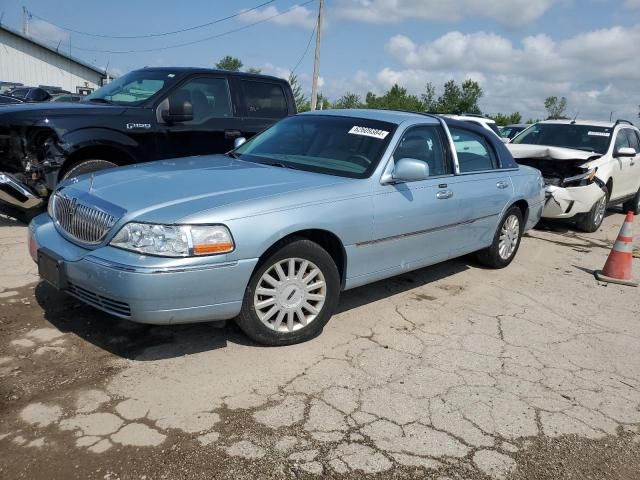 2005 Lincoln Town Car Signature