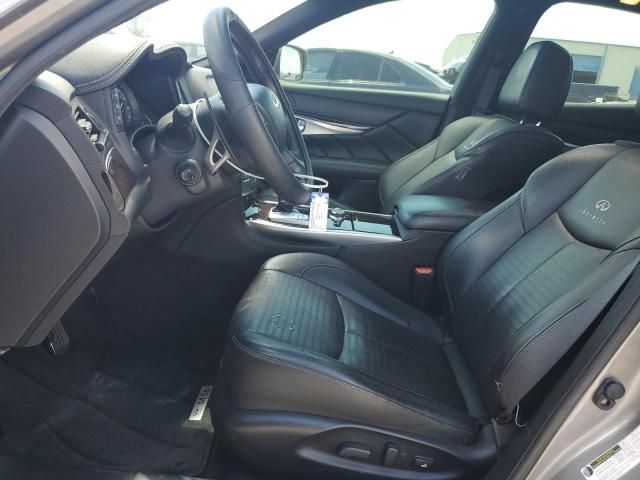 2013 Infiniti M56