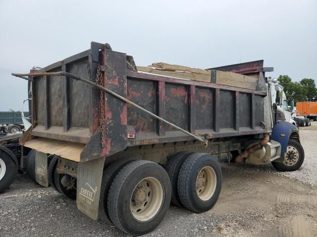 2005 Peterbilt 335