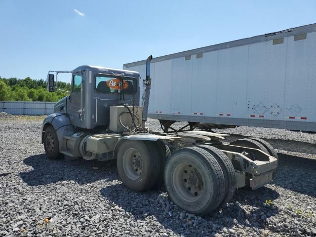 2014 Peterbilt 384