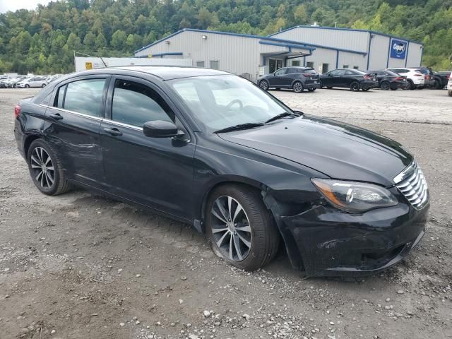 2013 Chrysler 200 Touring