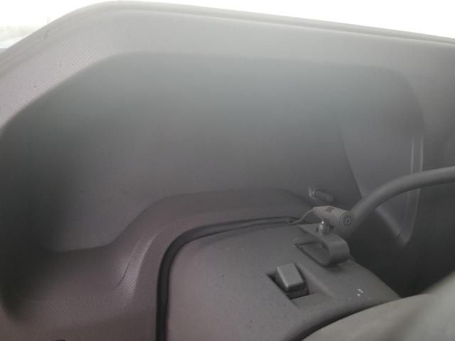 2011 Ford Econoline E450 Super Duty Cutaway Van