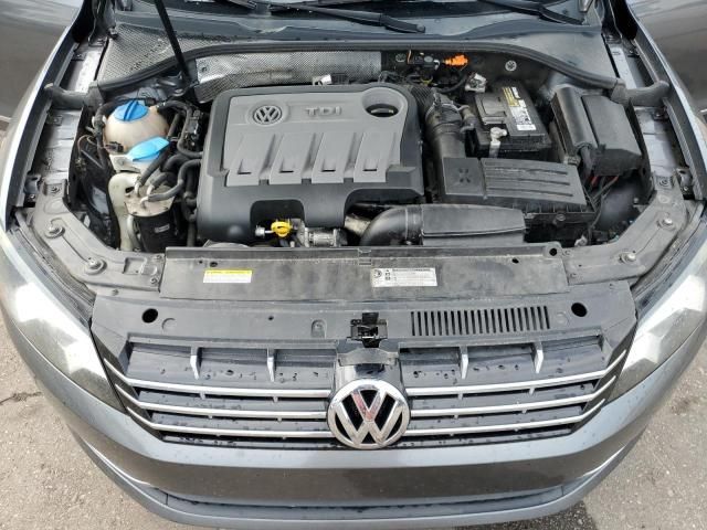 2014 Volkswagen Passat SE