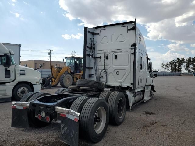 2019 Freightliner Cascadia 126