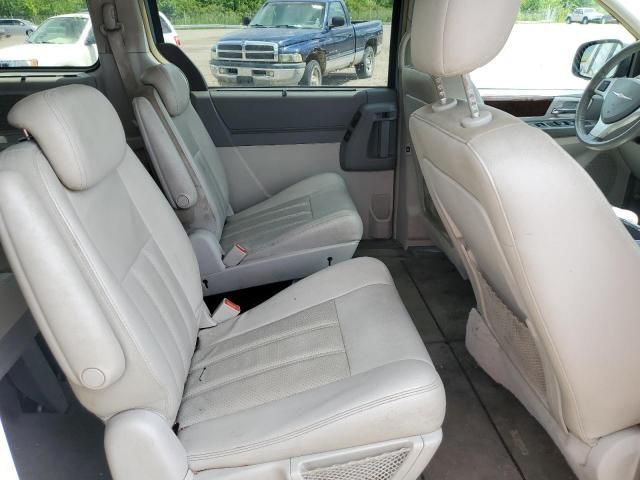 2009 Chrysler Town & Country Touring